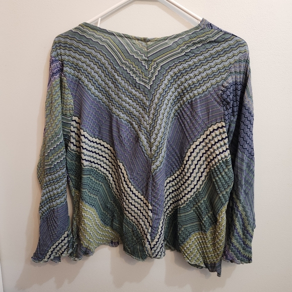ONA New York Tokyo Textured Abstract V-Neck Top Size Small Made in U.S.A. - Picture 4 of 10